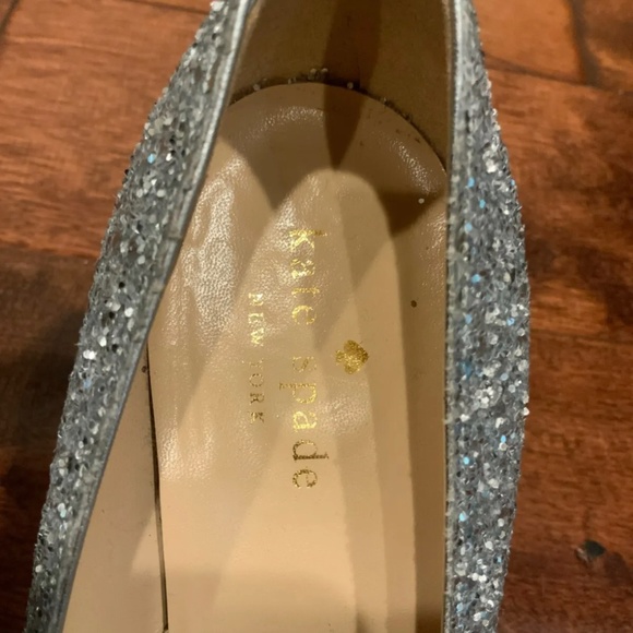 Kate Spade Silver Glitter Round Toe High Heels, Size 7.5 (US) - Picture 2 of 5